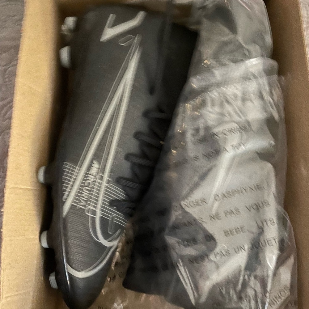 New in box! Nike Superfly 8 soccer cleats